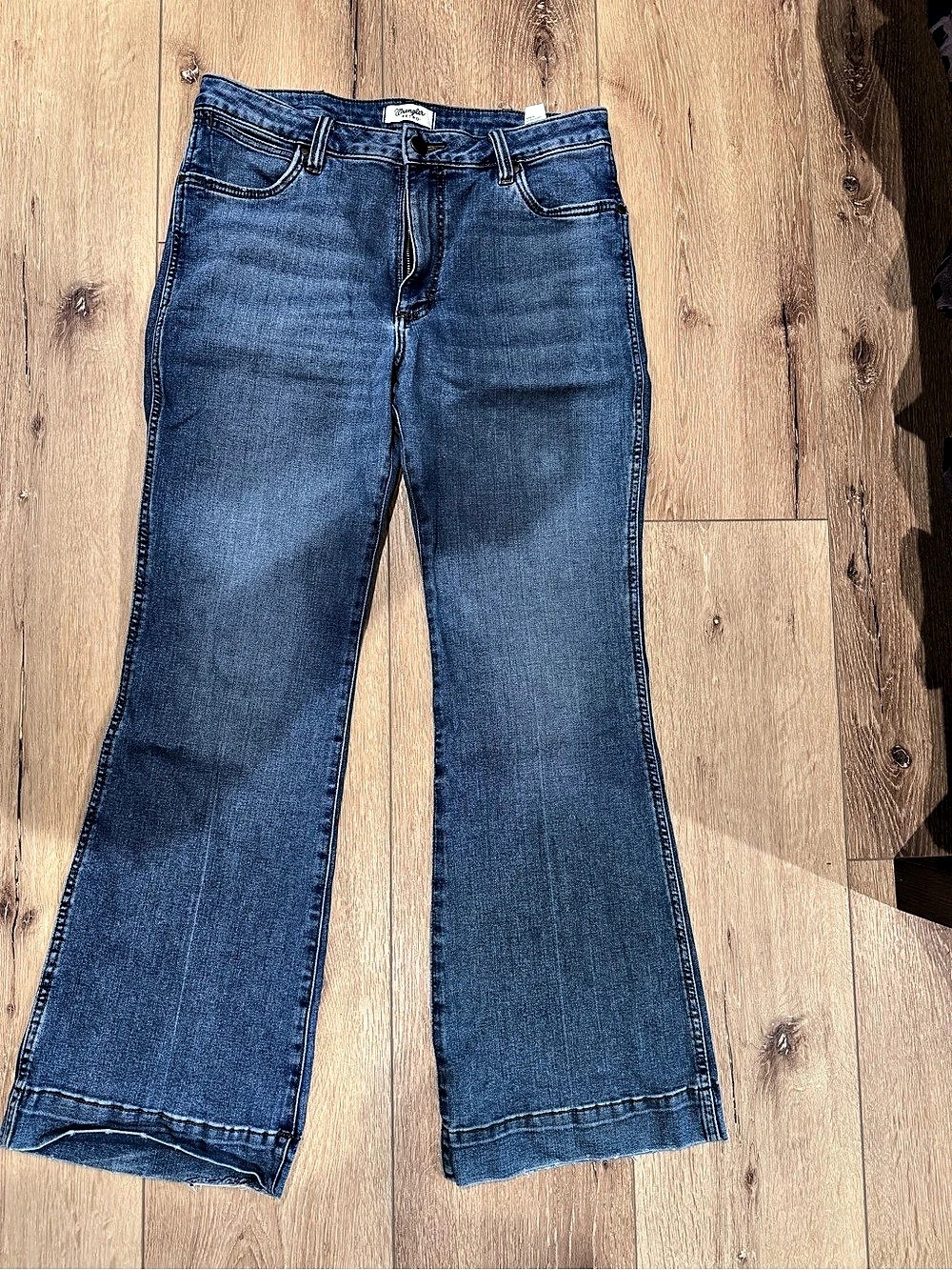 Wrangler Women's Flare Jeans in Blue